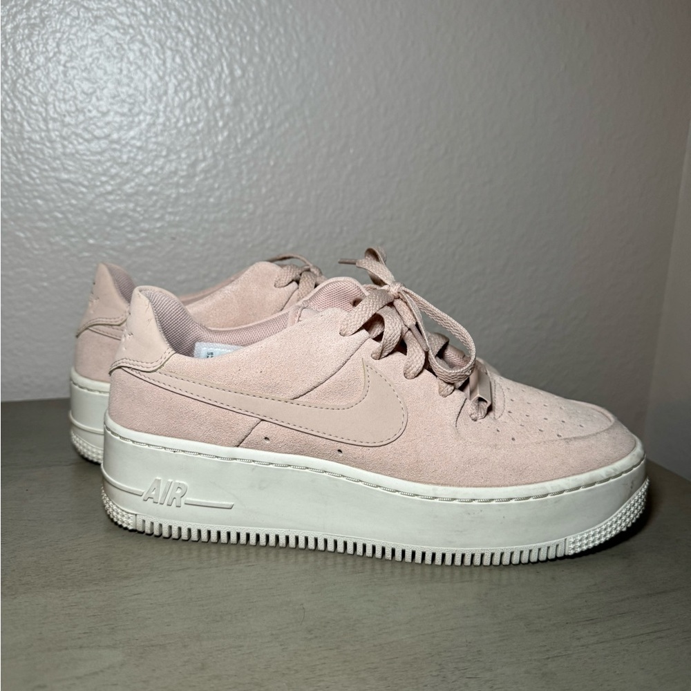 Women’s Nike Air Force 1. Blush Pink